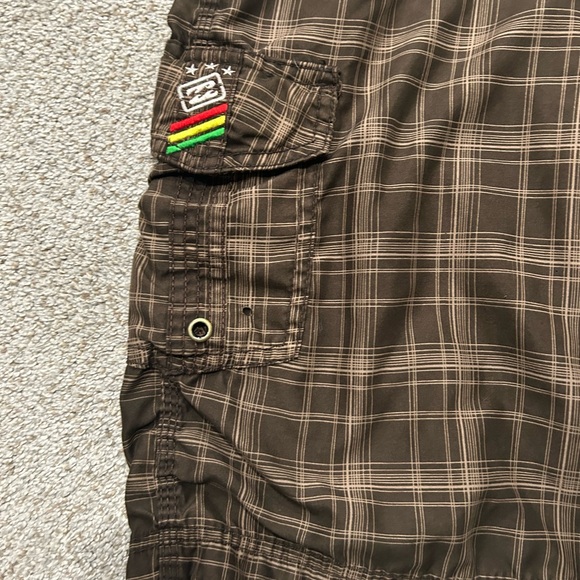 ⭐️Free with Purchase⭐️ Billabong shorts - Picture 2 of 5